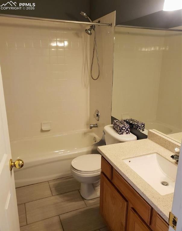 Image 20 of 31: Bathroom