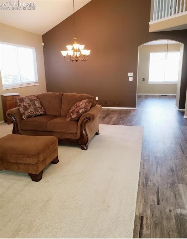 Image 3 of 31: Living Room