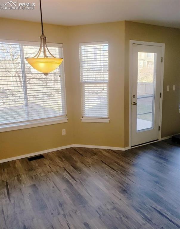 Image 9 of 31: Dining Area