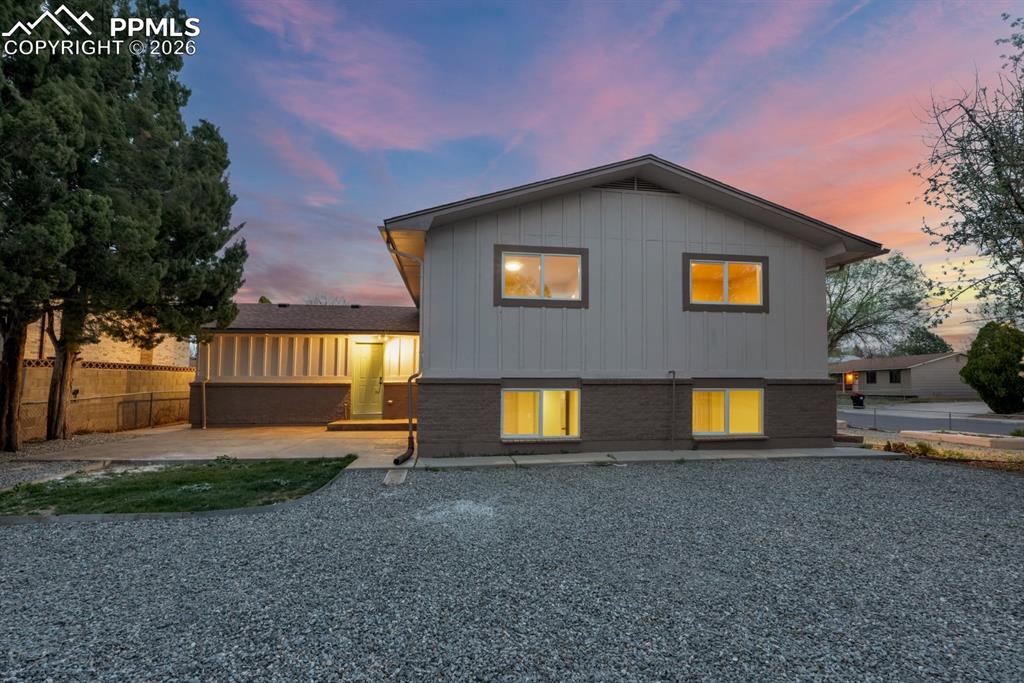 Image 3 of 27: Back of Structure