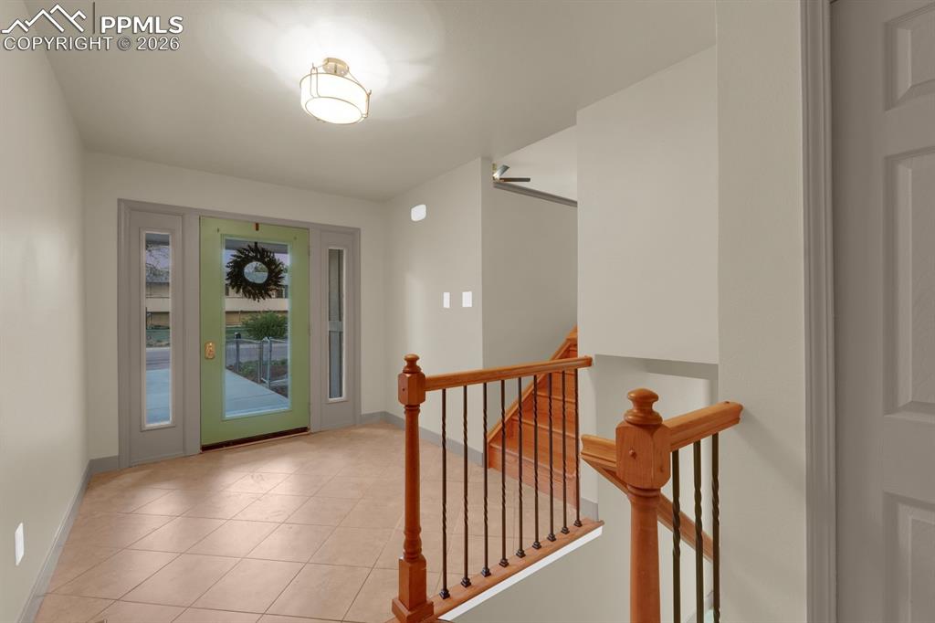 Image 6 of 27: Entry