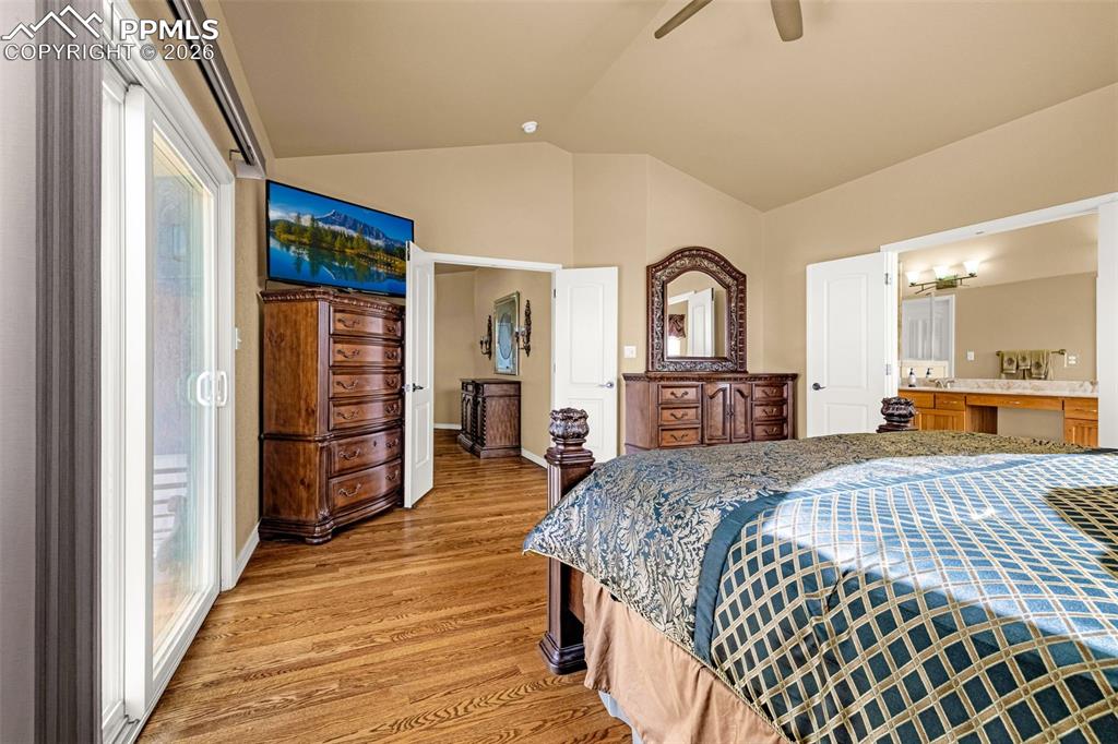 Image 18 of 47: Bedroom