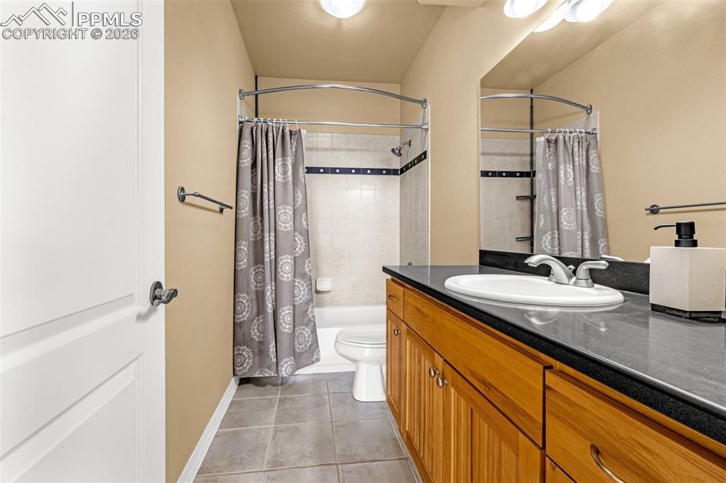 Image 34 of 47: Basement Full Bath