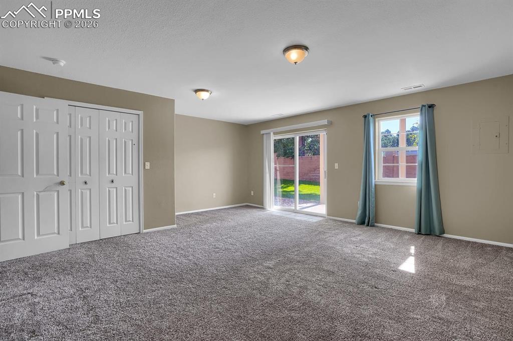 Image 18 of 26: Bedroom