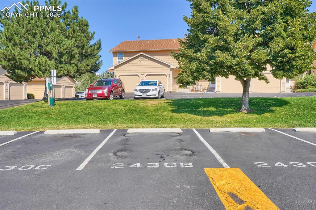 Image 26 of 26: Parking