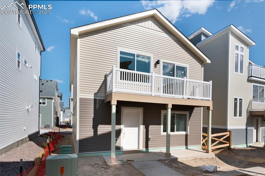 Image 3 of 7: View of front of home