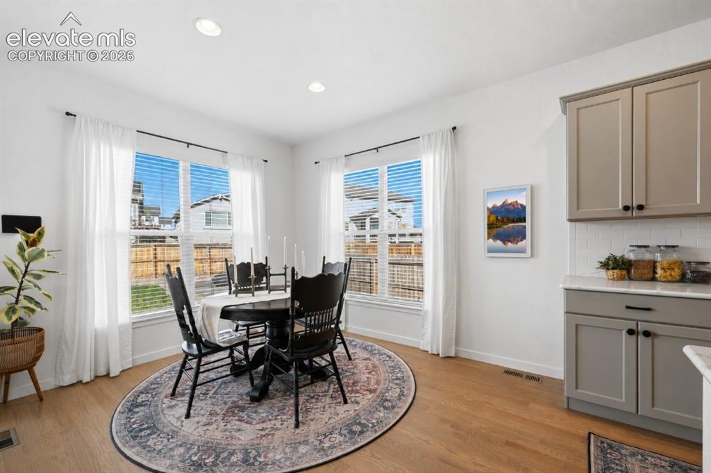 Image 8 of 45: Dining Area