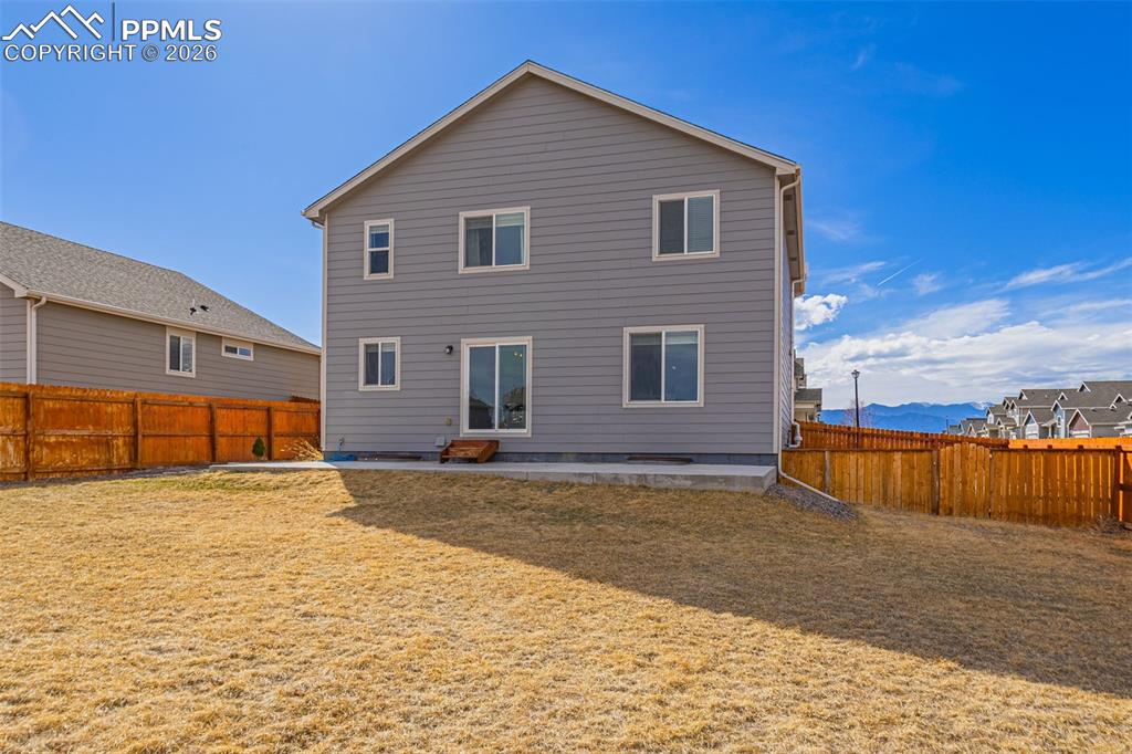 Image 30 of 38: Back of Structure