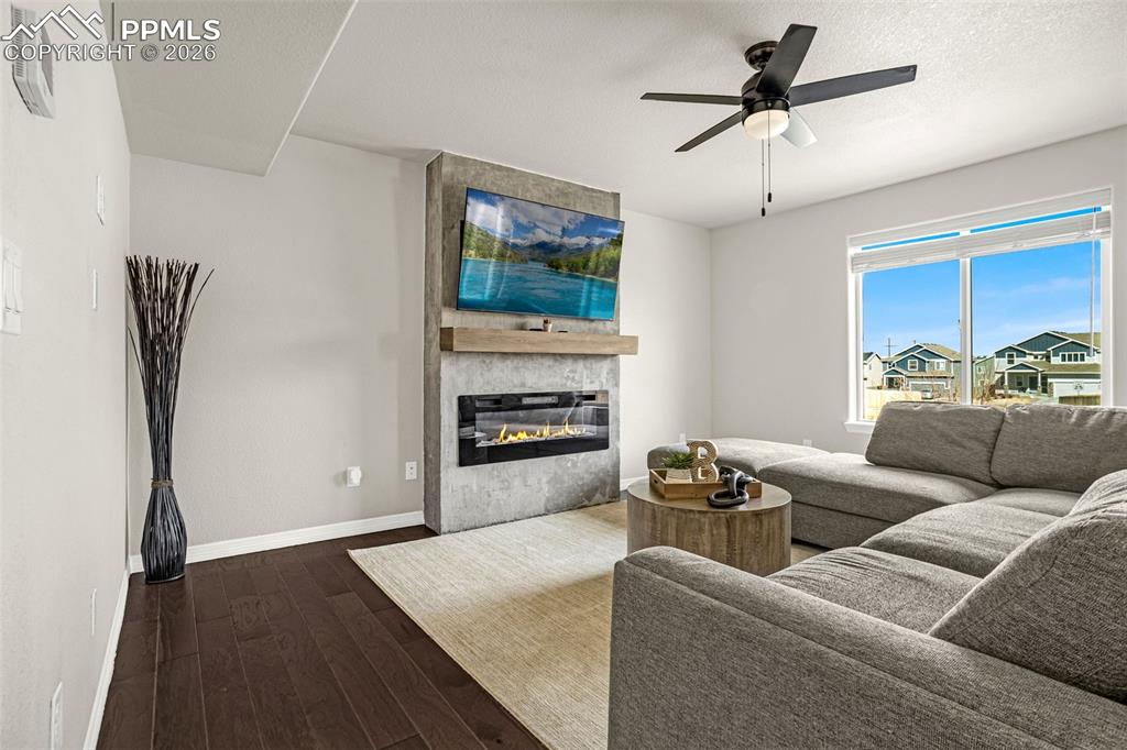 Image 6 of 38: Living Room