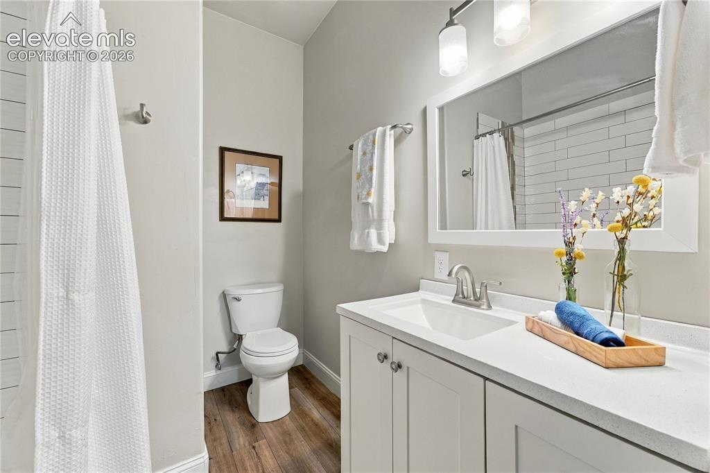 Image 15 of 50: Updated full Bathroom #1