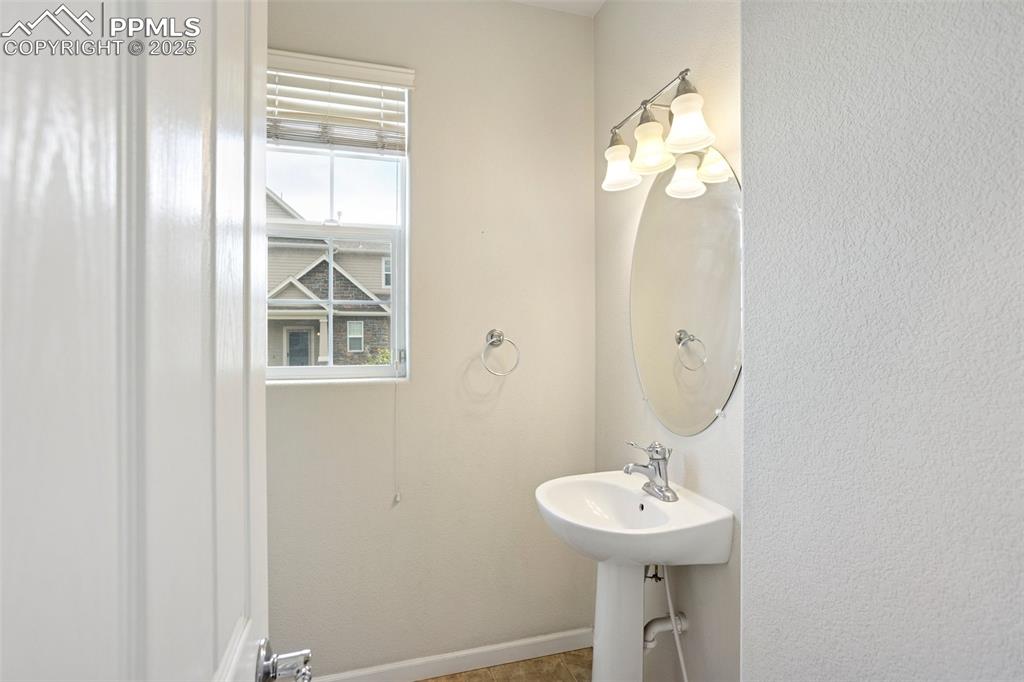 Image 13 of 36: Bathroom