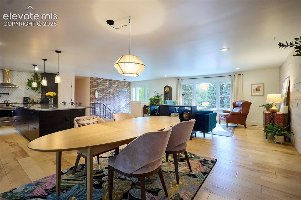 Image 13 of 41: Dining Area