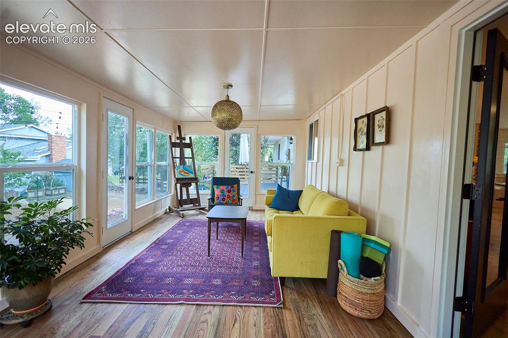Image 16 of 41: Sun Room