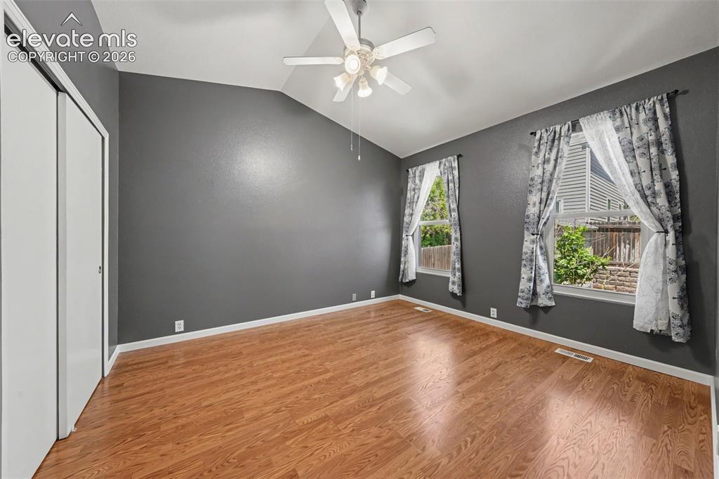 Image 12 of 20: Bedroom