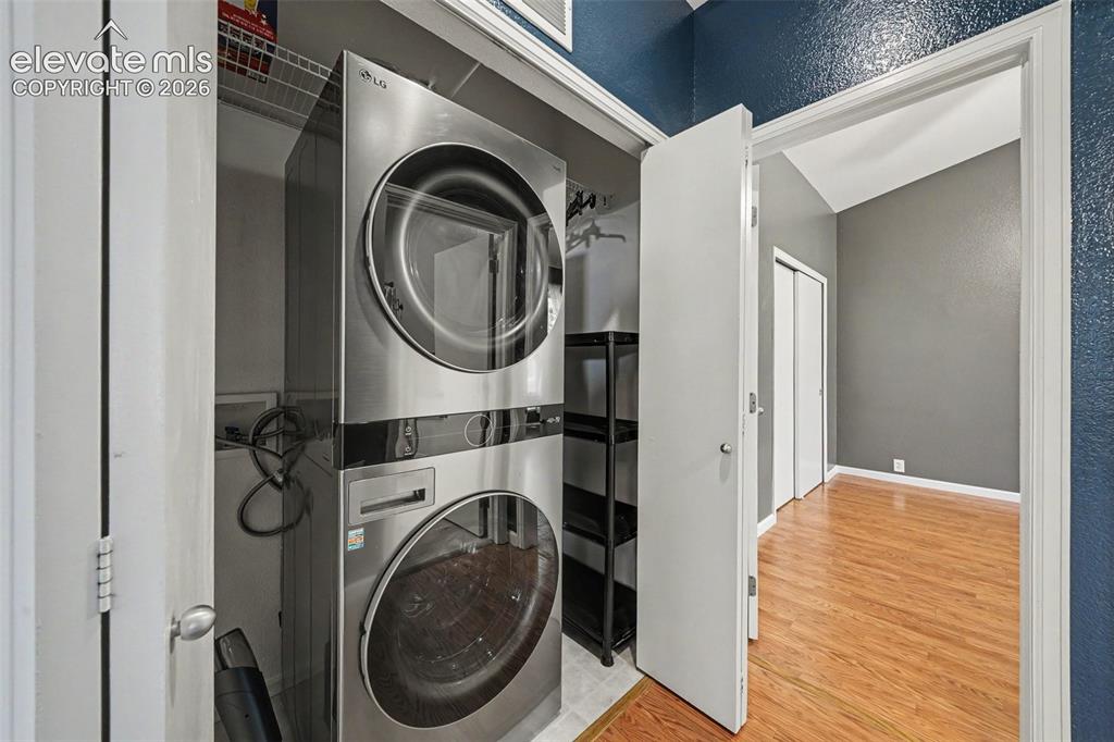 Image 16 of 20: Laundry