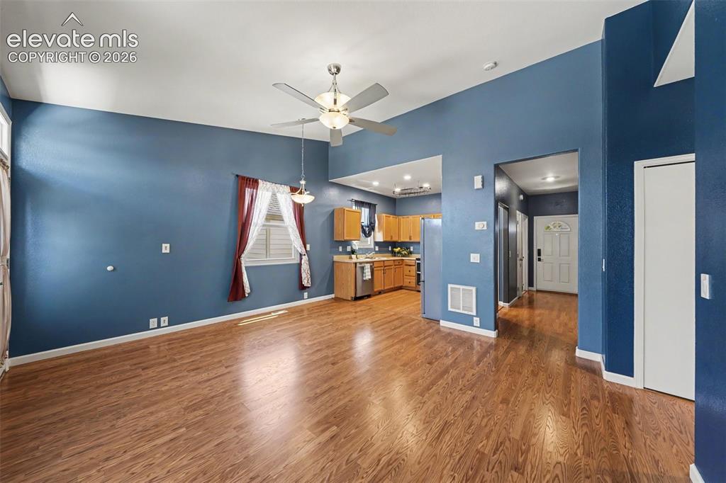 Image 5 of 20: Living Room