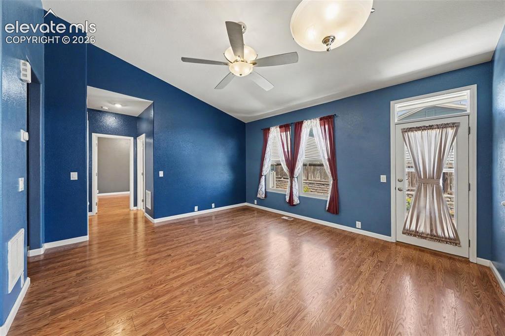 Image 6 of 20: Living Room