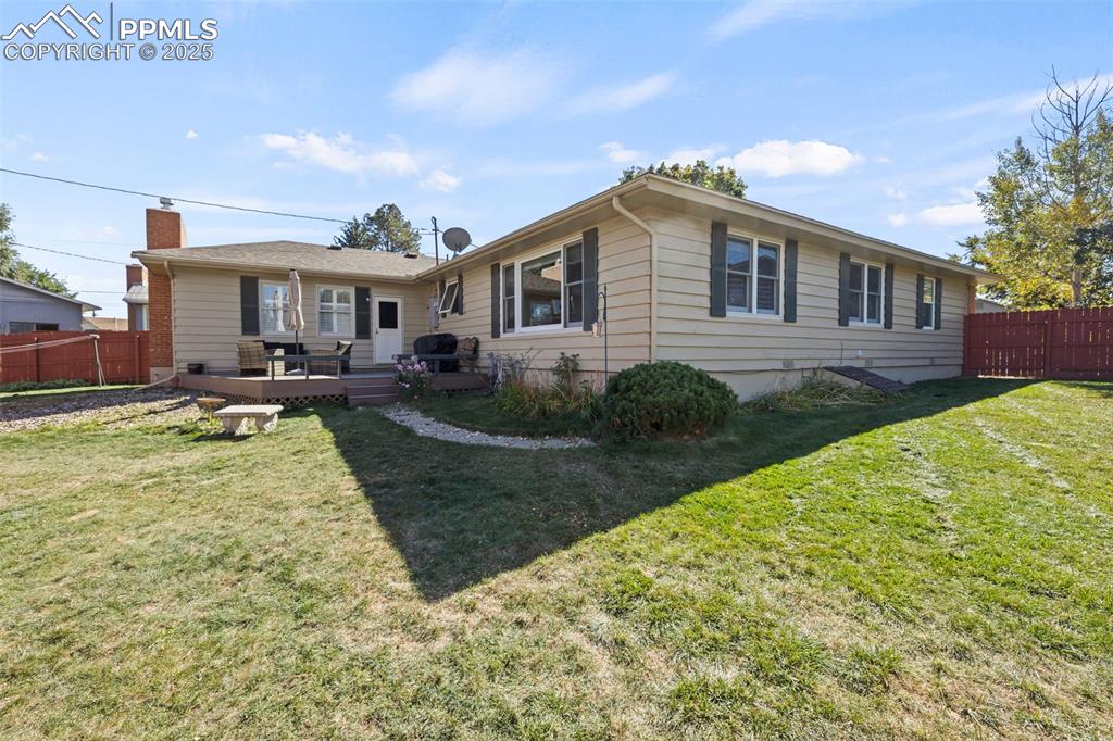 Image 33 of 50: Back of Structure