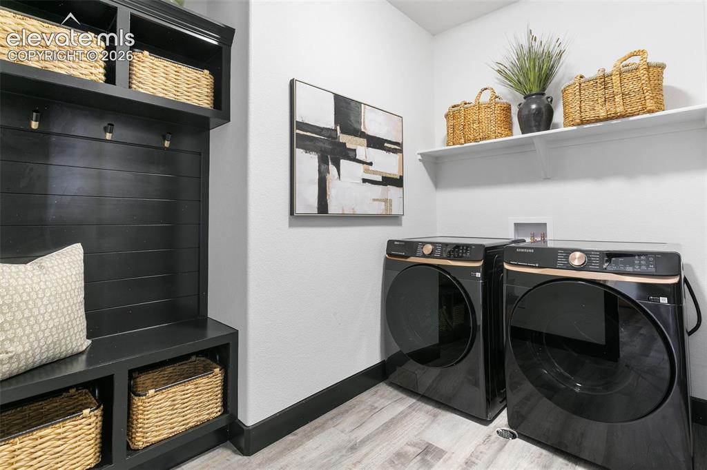 Image 4 of 22: Bathroom