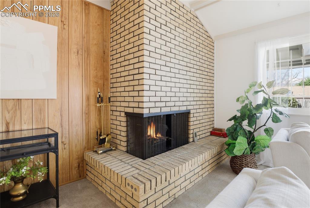 Image 16 of 41: Living Room