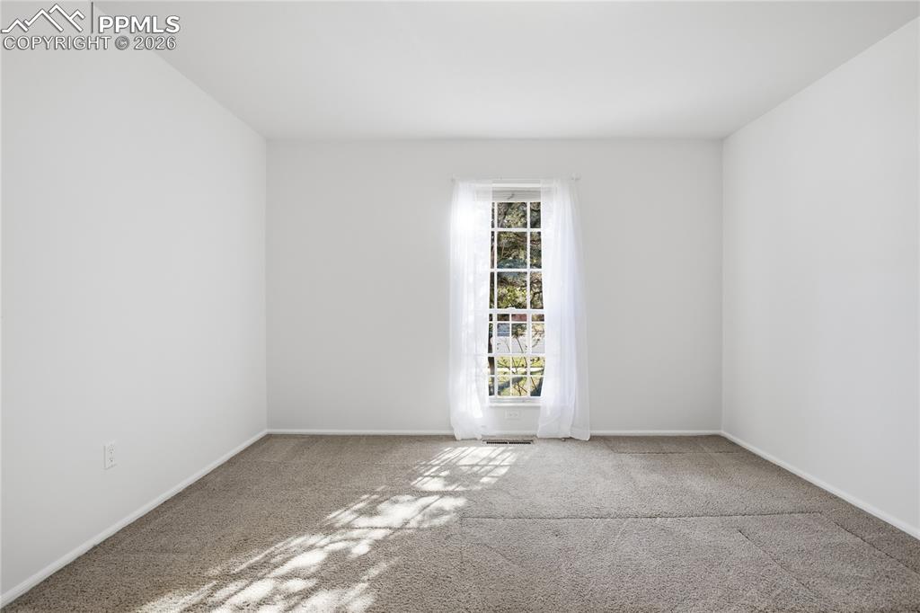 Image 24 of 41: Bedroom