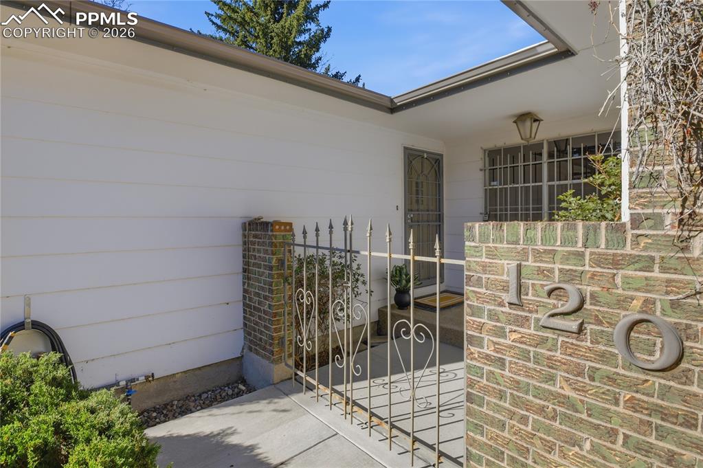 Image 3 of 41: Entry