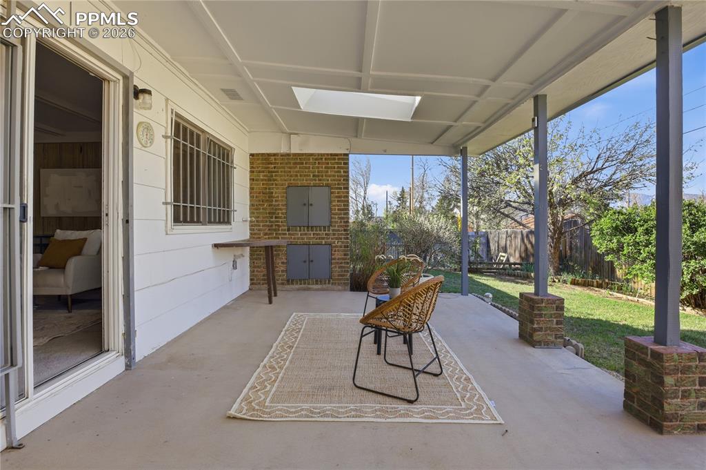 Image 36 of 41: Patio