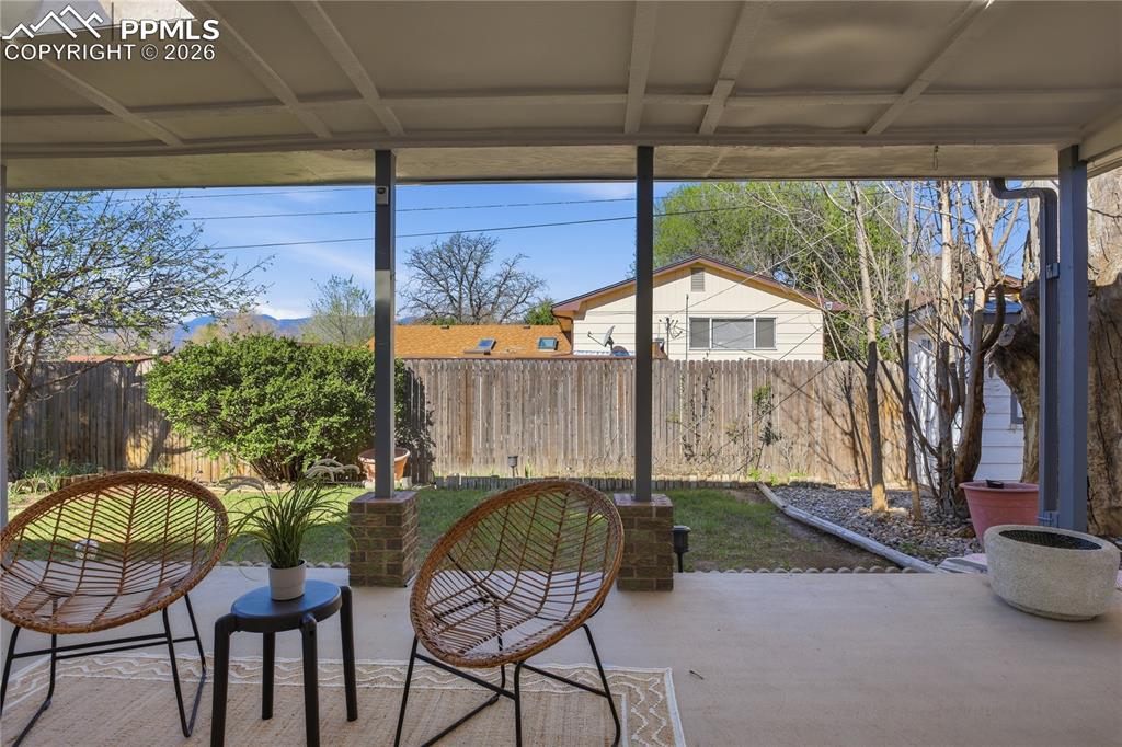 Image 37 of 41: Patio