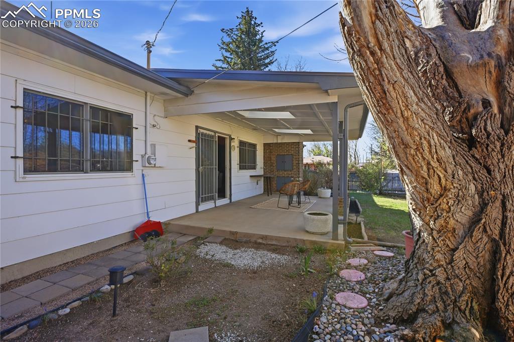 Image 40 of 41: Patio