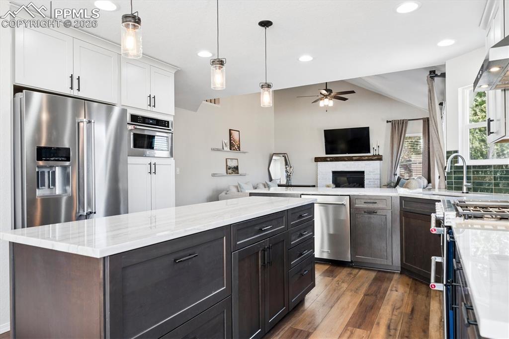 Image 12 of 41: Kitchen