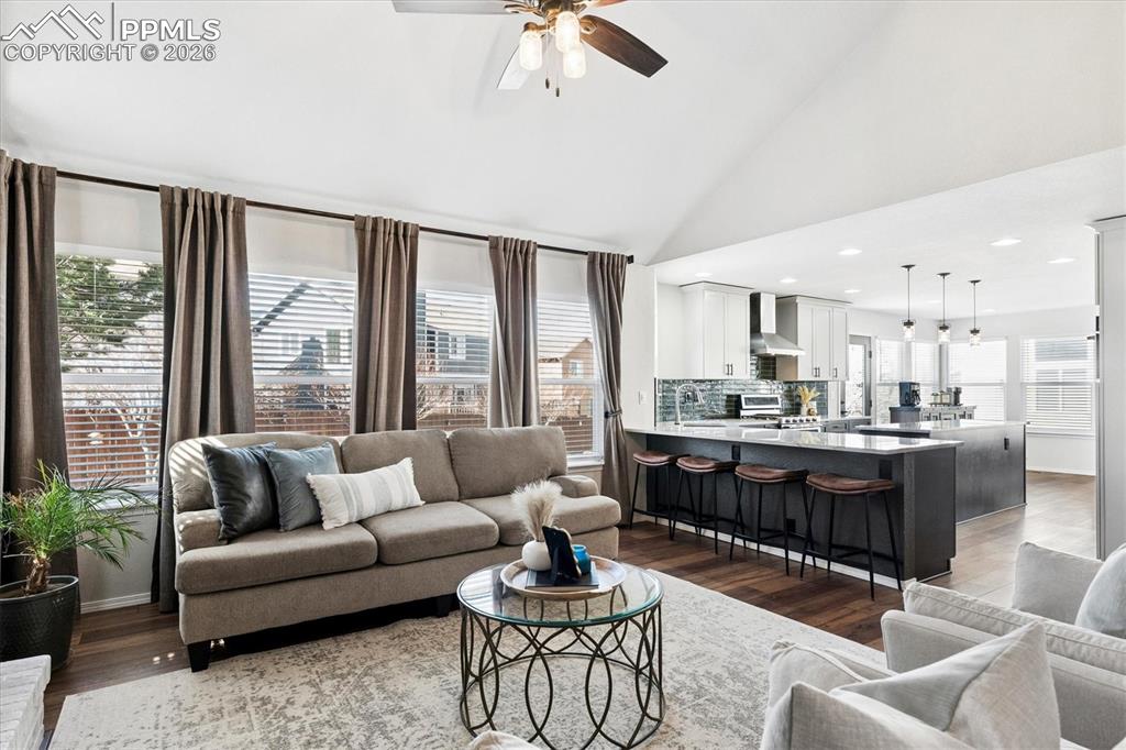 Image 16 of 41: Living Room