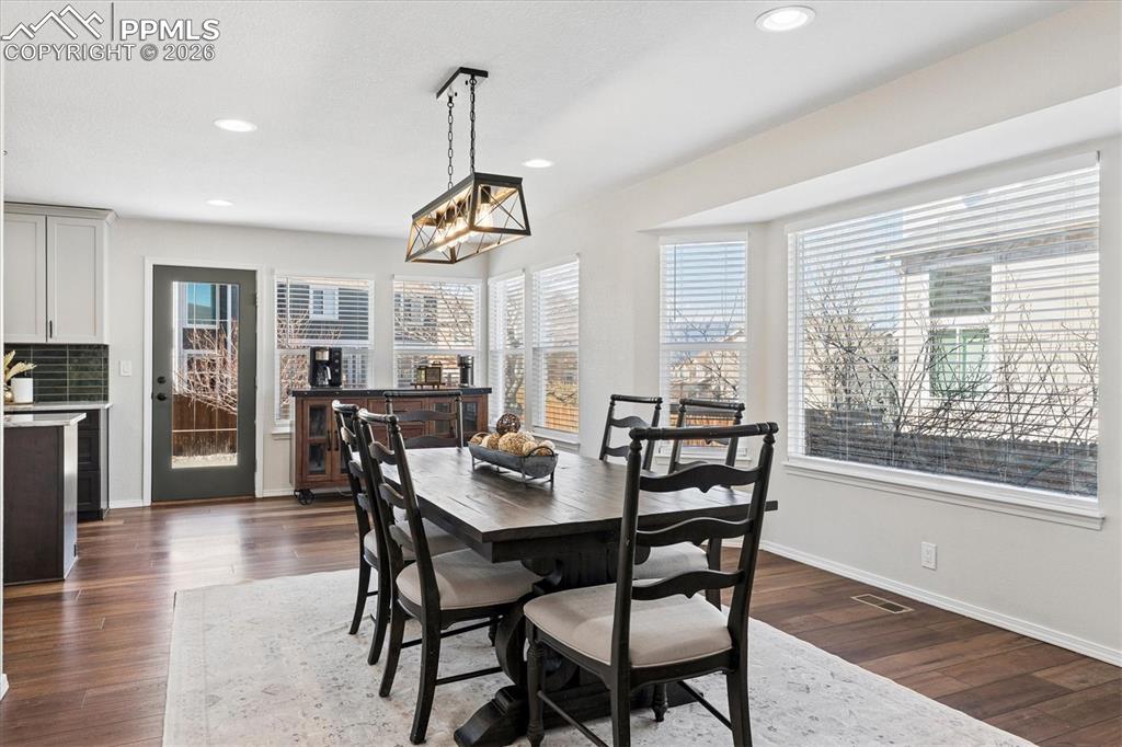 Image 7 of 41: Dining Area