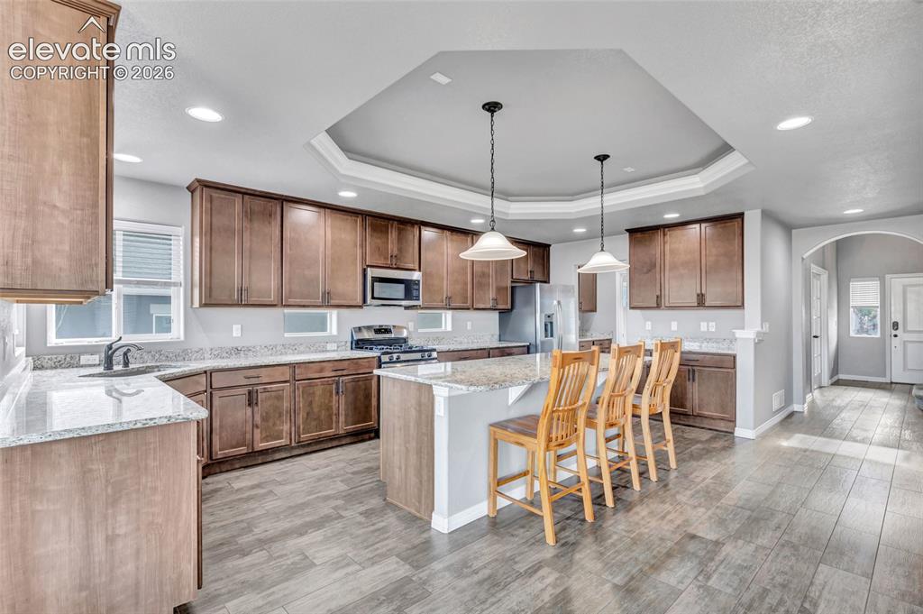 Image 12 of 40: Kitchen