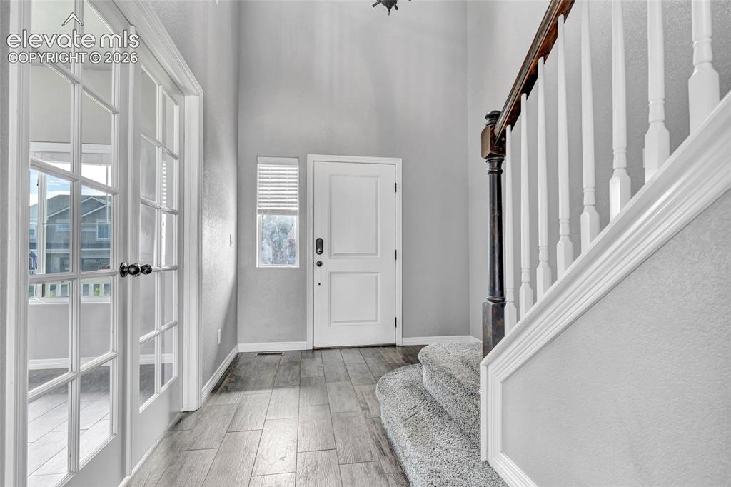 Image 15 of 40: Entry