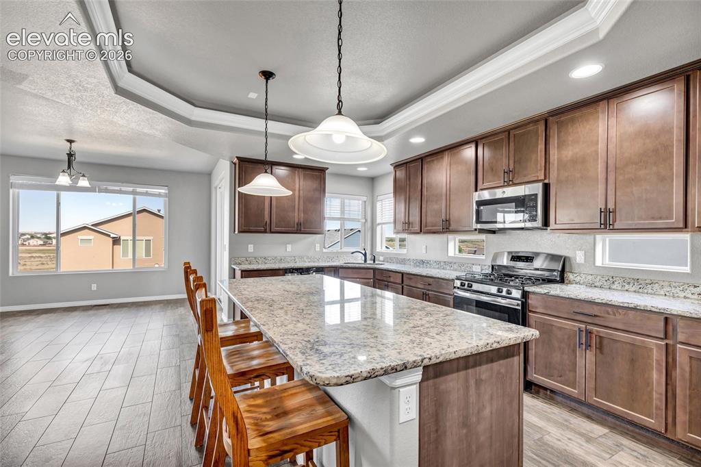 Image 8 of 40: Kitchen