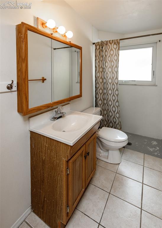Image 32 of 42: Bathroom