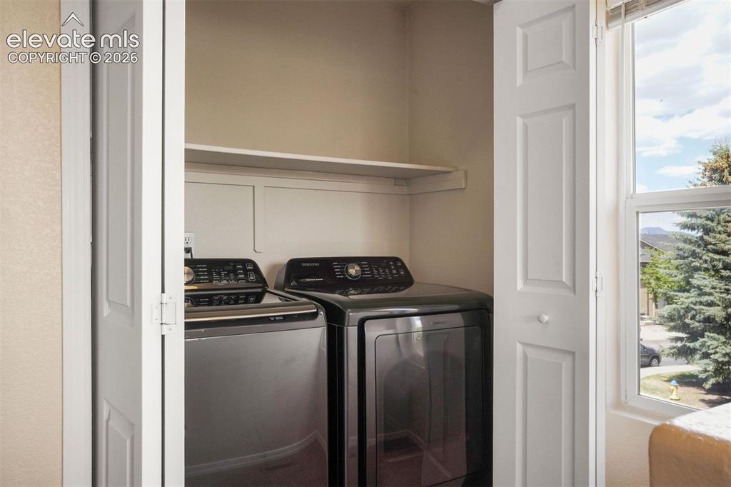 Image 22 of 48: Kitchen