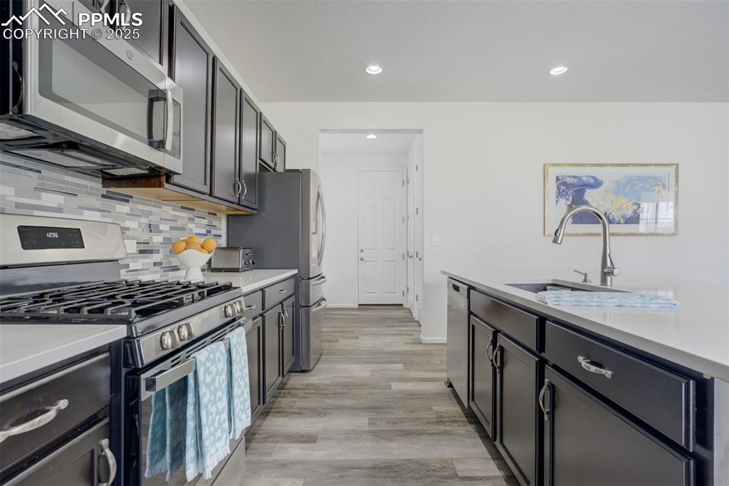 Image 13 of 49: Kitchen