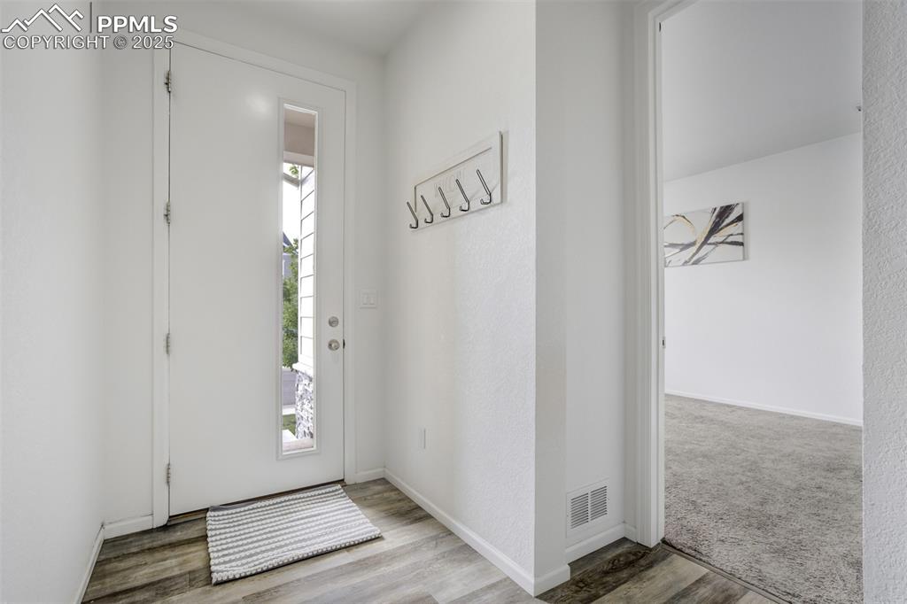 Image 15 of 49: Entry