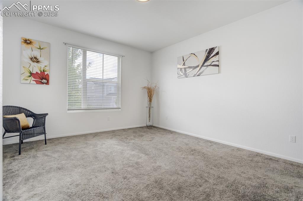 Image 16 of 49: Office