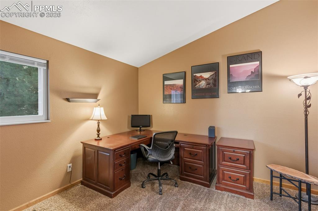 Image 17 of 47: Office