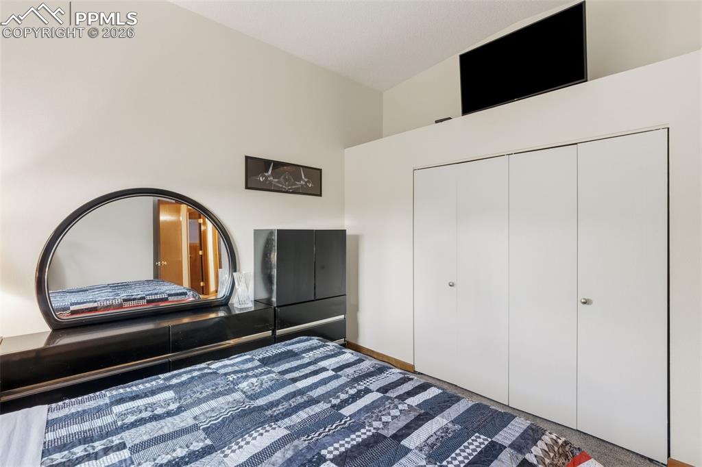 Image 23 of 47: Bedroom