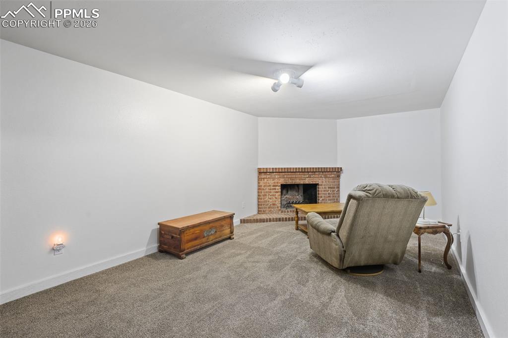 Image 31 of 47: Sitting Room