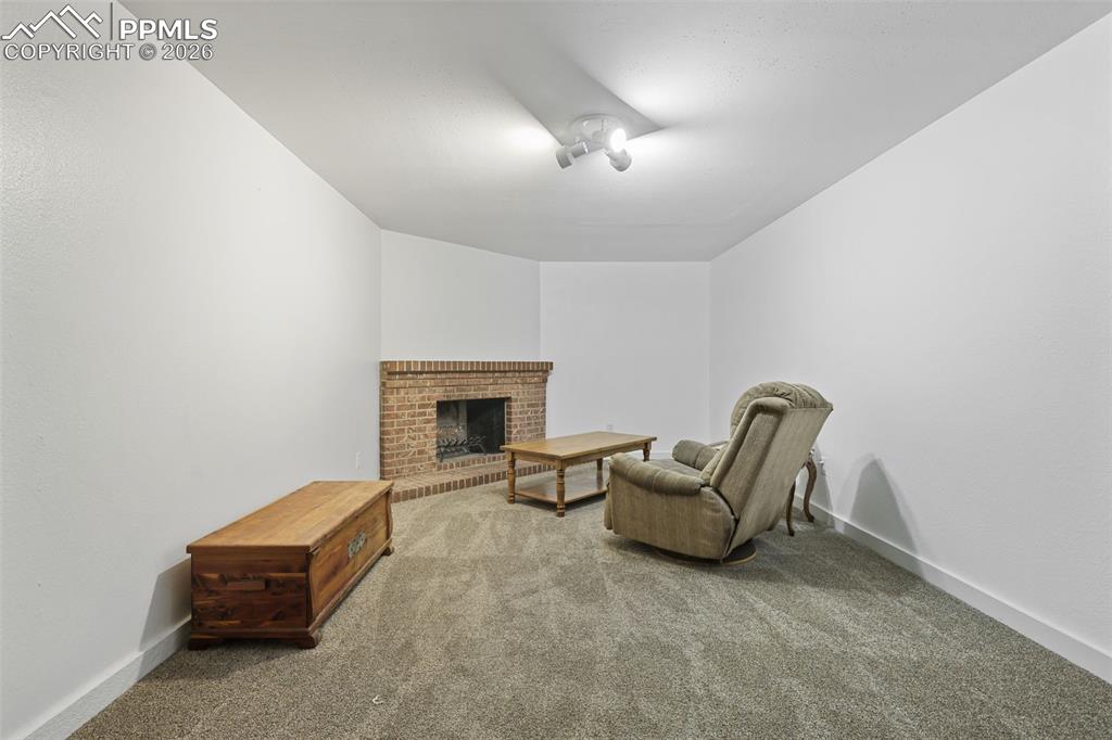 Image 34 of 47: Sitting Room