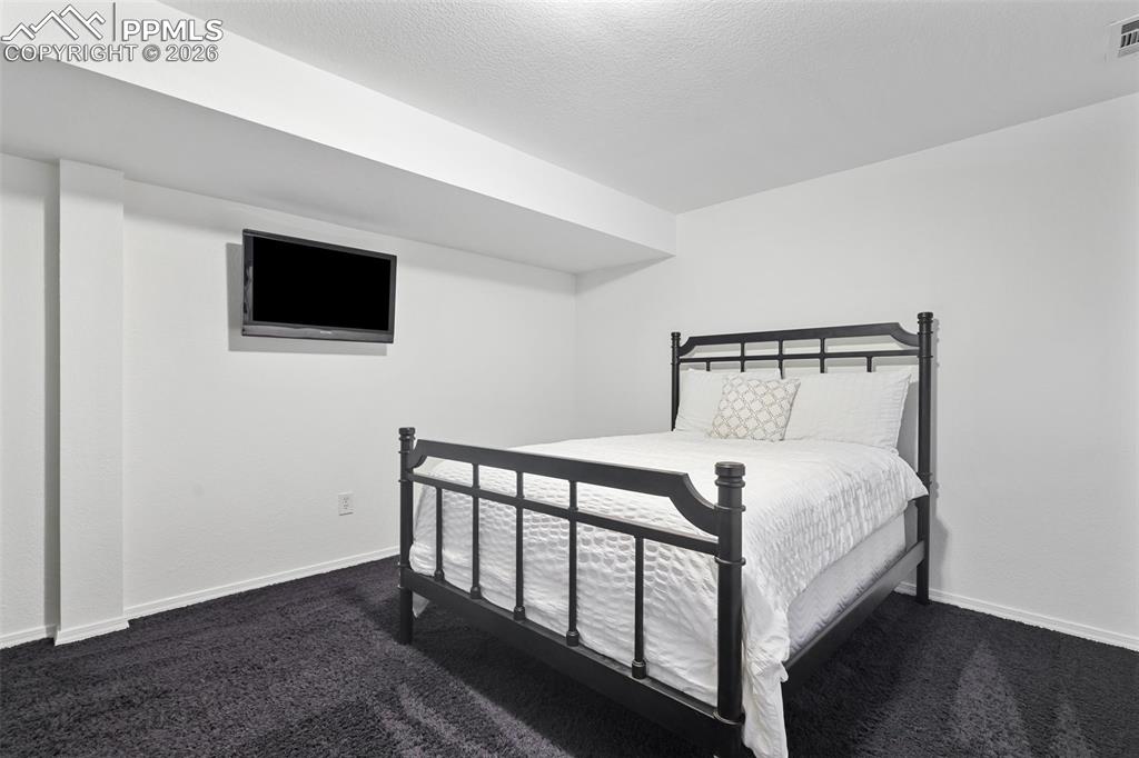 Image 37 of 47: Bedroom