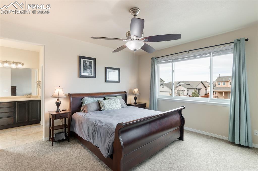 Image 16 of 41: Bedroom