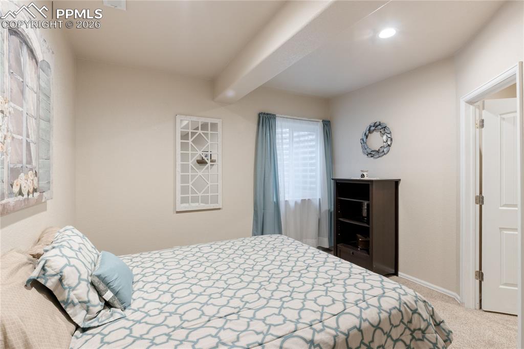 Image 32 of 41: Bedroom