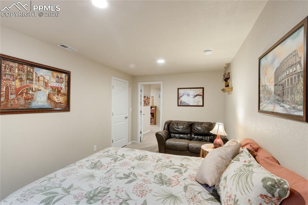 Image 35 of 41: Bedroom