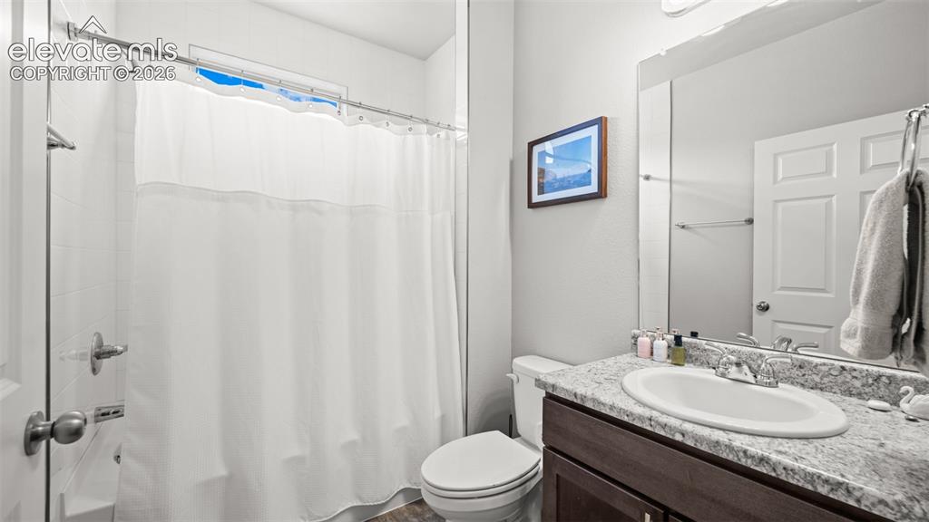 Image 6 of 34: Bathroom