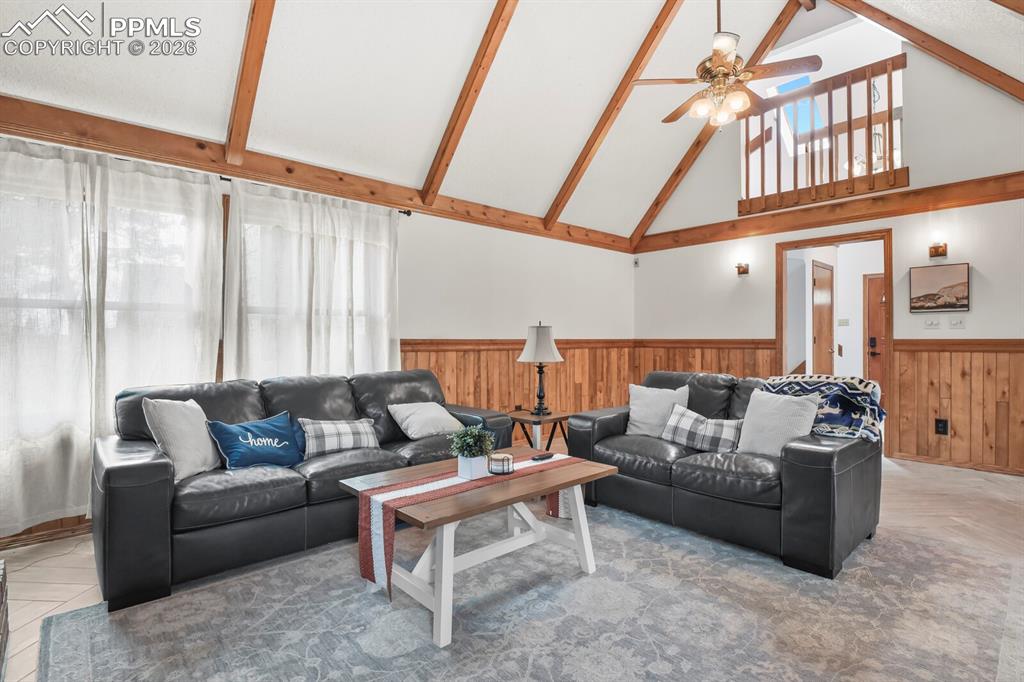 Image 14 of 38: Family Room